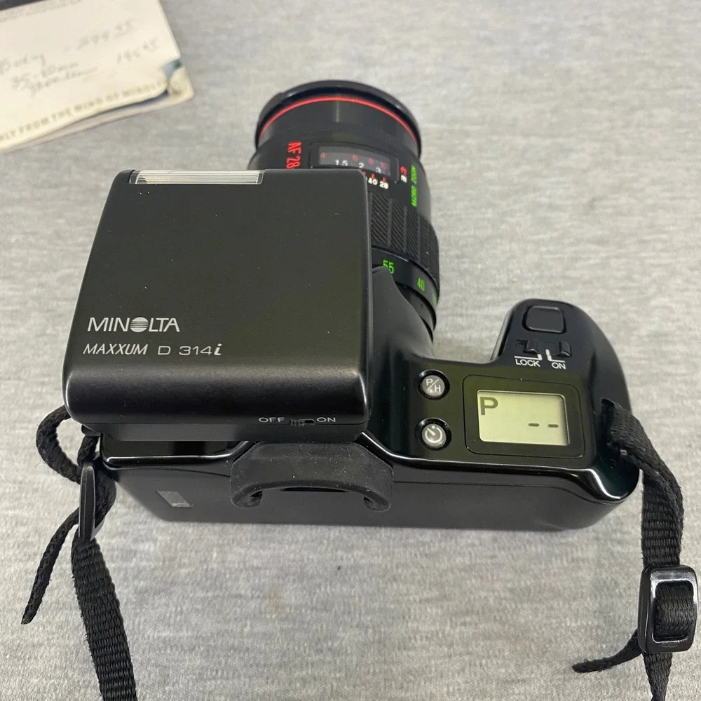 Minolta Maxxum 3000i Film Camera Black SLR AF 28-70mm Lens Flash With Bag